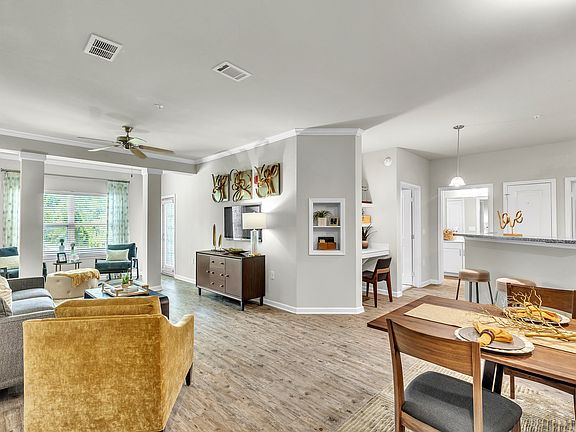 5th image of 45 Lullwater Dr #2017