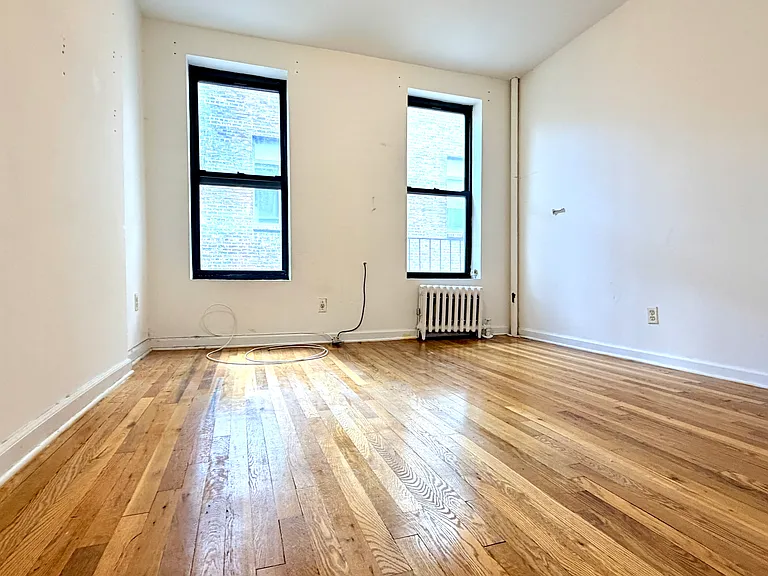 367 W 35th St #15 — Photo 8