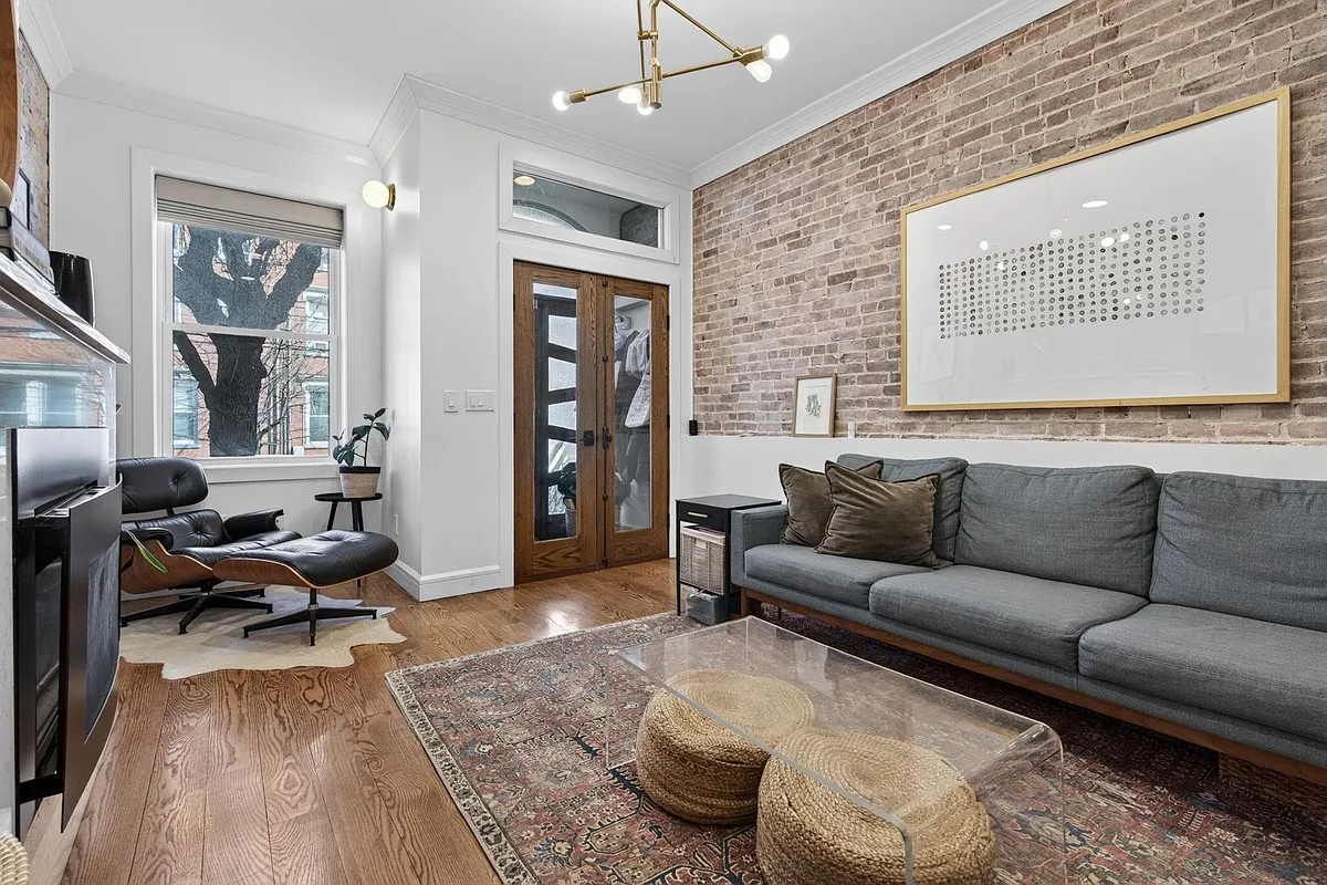 Building Photo - 926 Park Ave