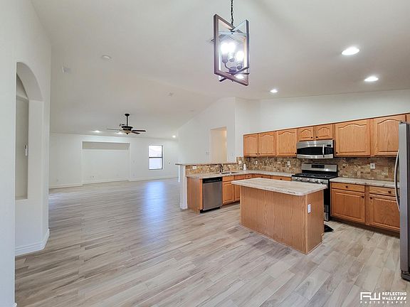 4th image of 15654 W Carmen Dr