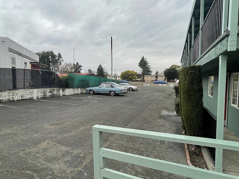 614 Lincoln Rd E #614 — Photo 9