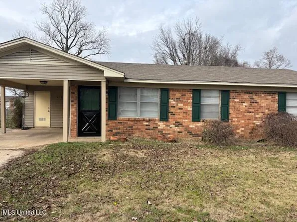 1321 Edgemont Cv, Clarksdale, MS 38614