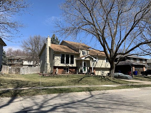3rd image of 908 Devon Dr