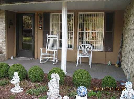1st image of 132 W Holly Dr