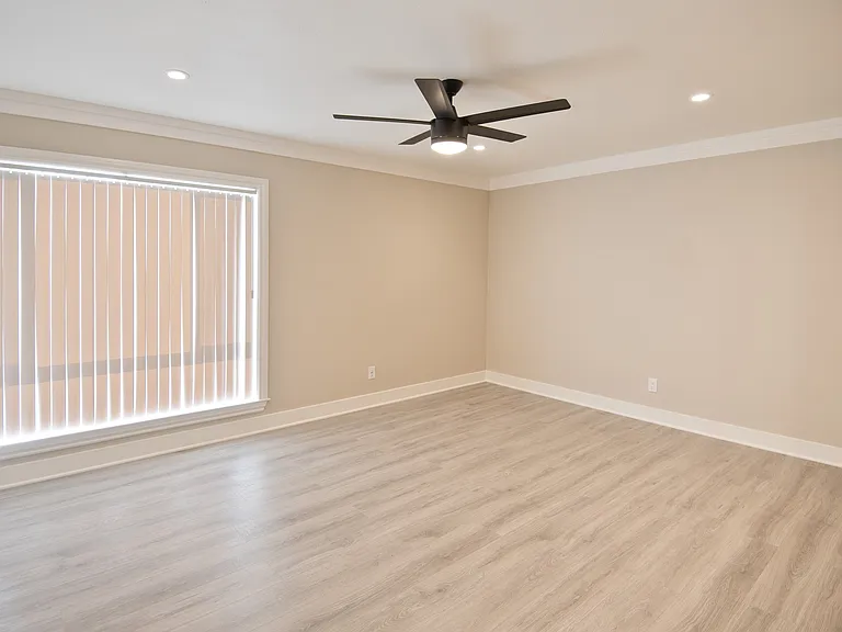 Sunset Ridge at La Crescenta — Photo 24