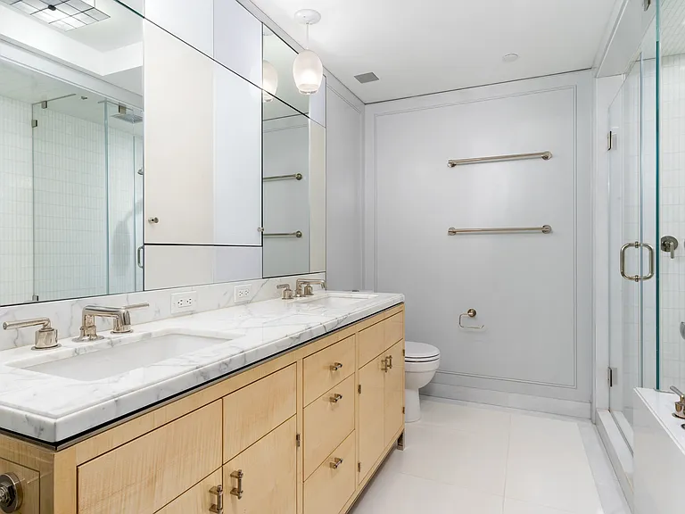 21 E 61st St #9C — Photo 7