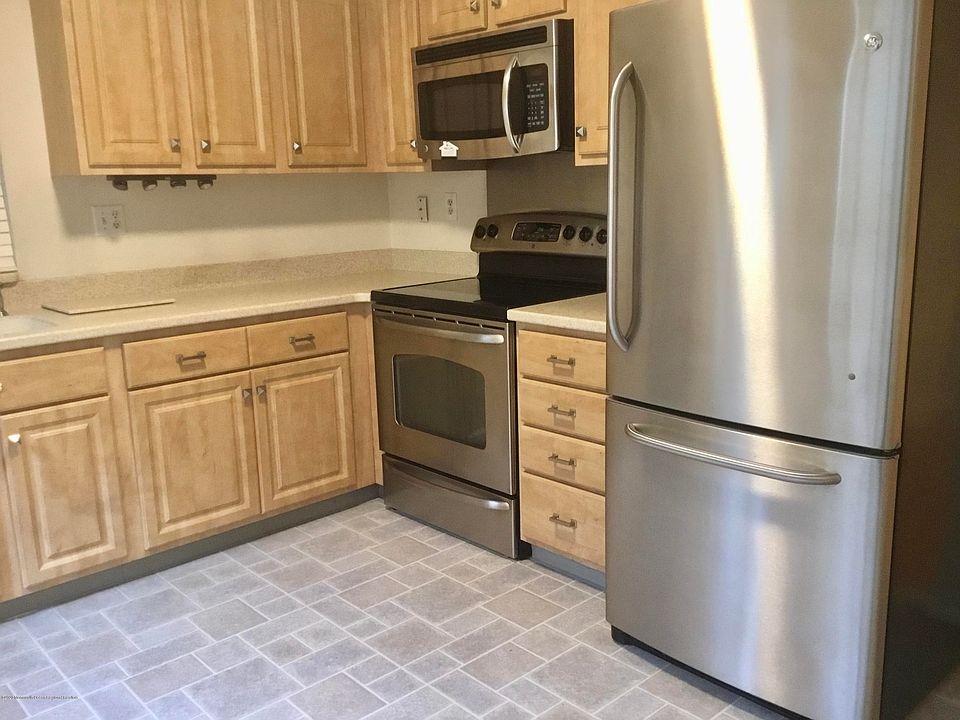 1st image of 755A Liverpool Cir