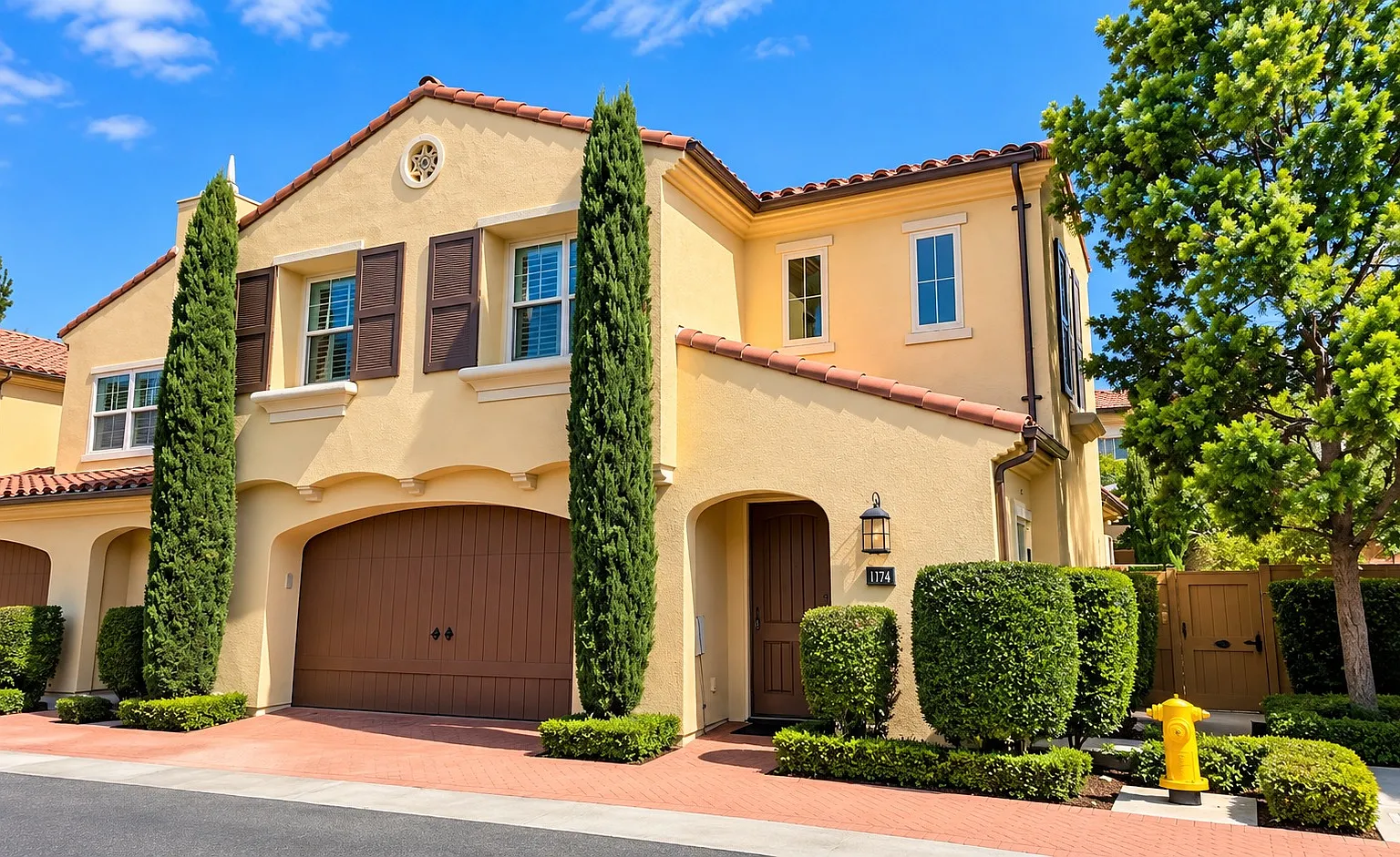 3 bed, 2.5 bath, 1777 sqft, $4,800 — Photo 2