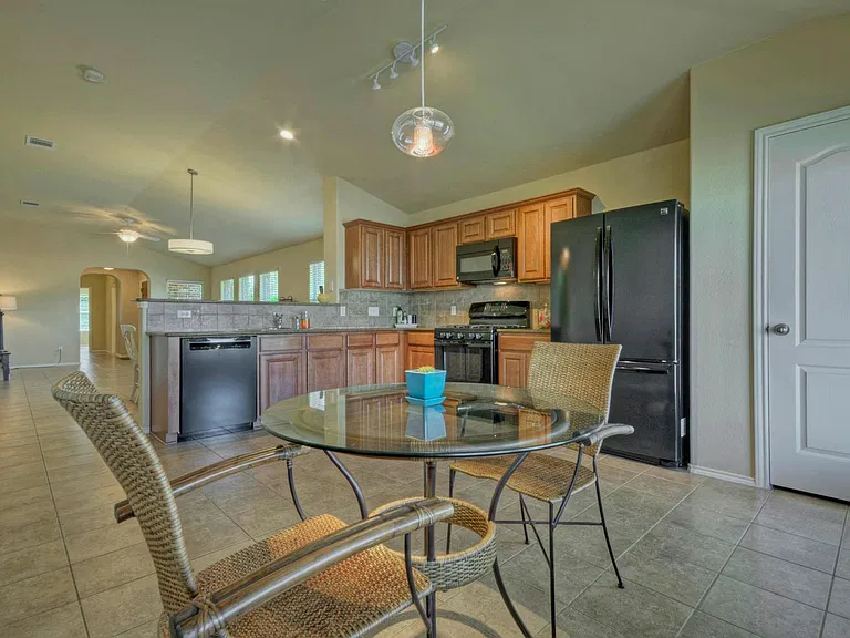 3501 Savage Springs Dr — Photo 9