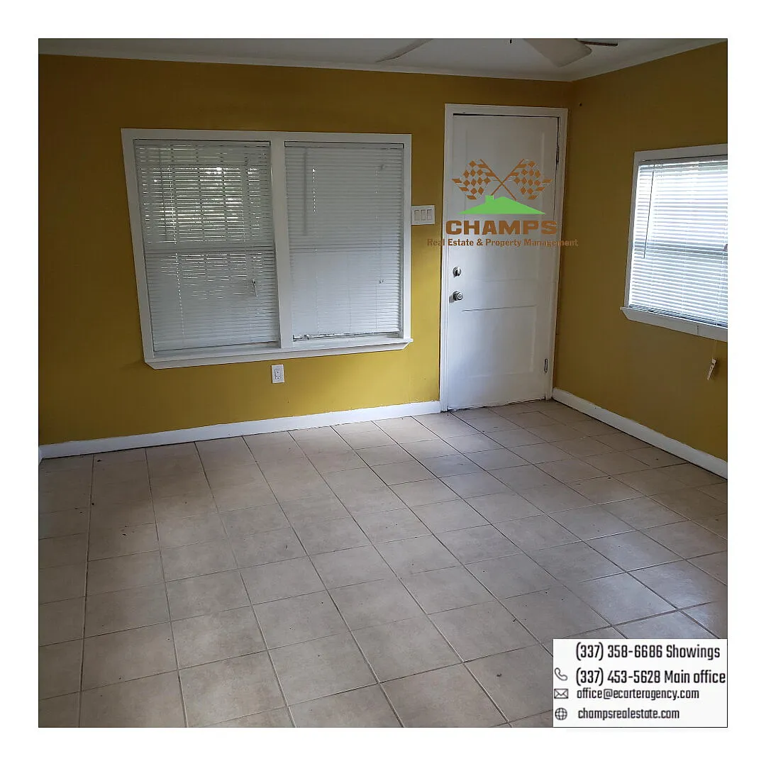 Building Photo - 1241 W Chimes St #B