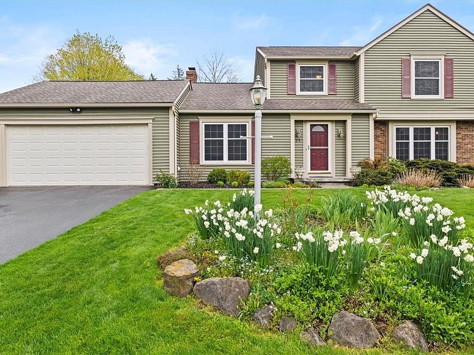 1st image of 25 Woodlyn Way
