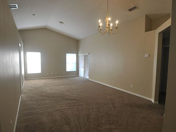 5th image of 1114 Bluegrass Dr