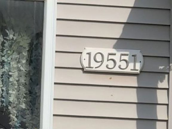 4th image of 19551 Hanna St