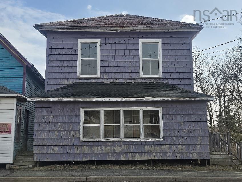 1st image of 287 Main St
