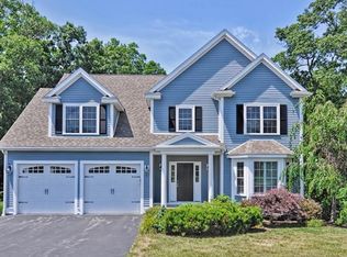 22 Canterberry Ln, Norfolk, MA 02056