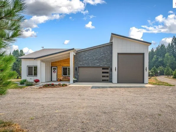 125 Ferry Rd, Sagle, ID 83860
