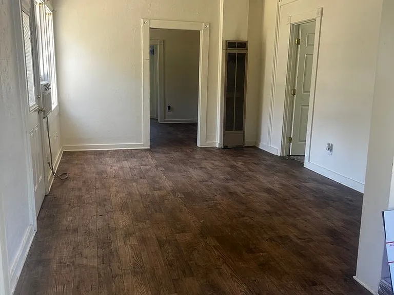 308 N Washington St — Photo 7