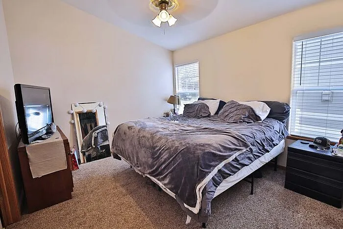 1318 Finch St — Photo 6