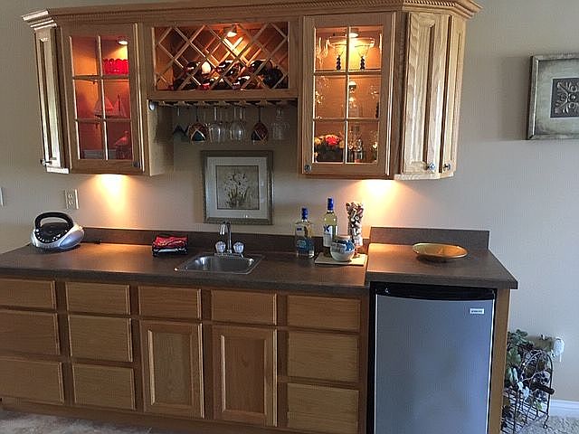 1st image of 146 Marina Point Dr