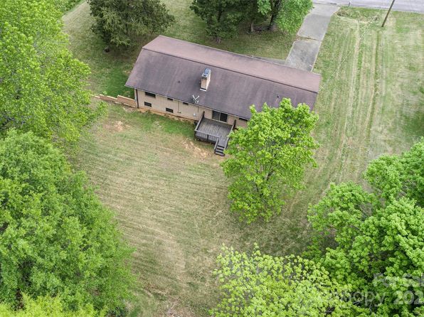 134 Piedmont Dr, Kannapolis, NC 28081