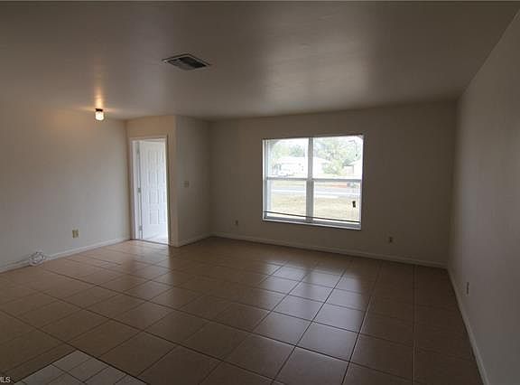2nd image of 1328 SE 24th Ave