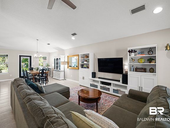 4th image of 8153 Pecan Ct