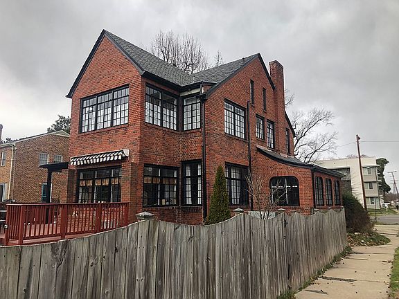 3rd image of 3901 Monument Ave