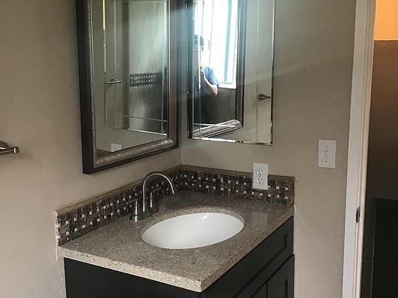3rd image of 2615 F St APT 3
