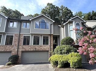 20 Lakeview Dr, Old Tappan, NJ 07675