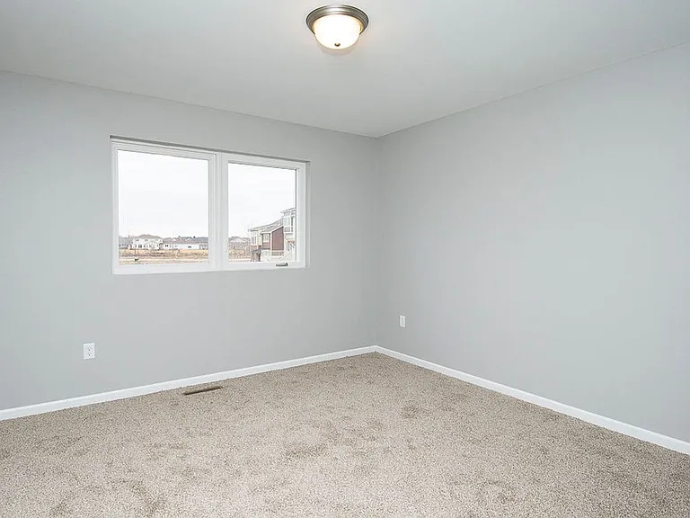 3912 Scorpio Dr SE — Photo 4