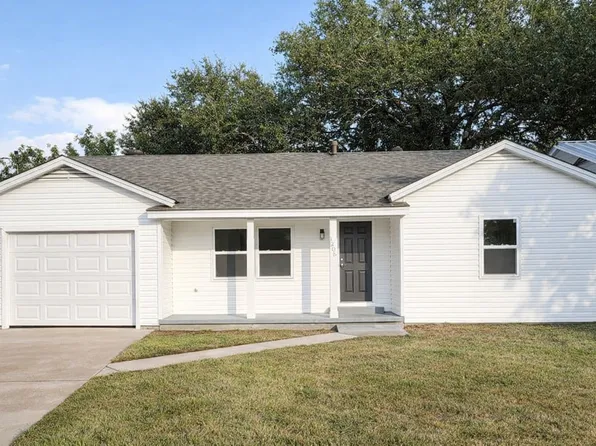 1205 S Georgia St, Orange, TX 77630