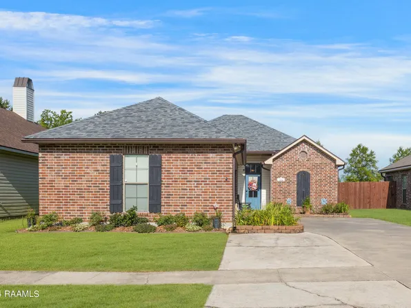 114 Country Garden Ln, Lafayette, LA 70507