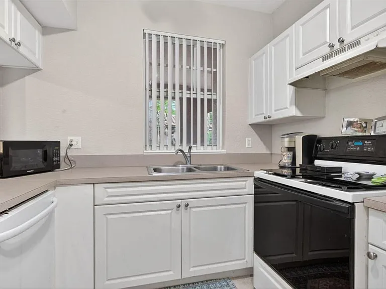 6890 W Sample Rd #6890 — Photo 8