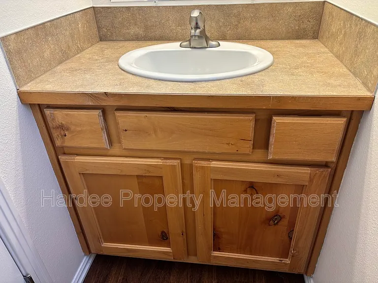 4419 Freemont St — Photo 11