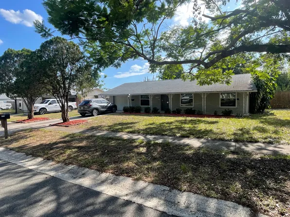 1312 Willow Valley Dr, Brandon, FL 33510