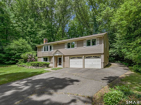 2nd image of 9 Rocky Ridge Lane