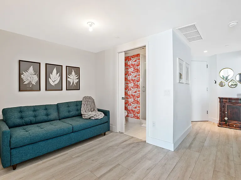 650 NE 32nd St #707 — Photo 11
