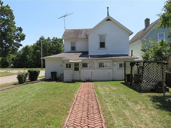 5th image of 246 Laurel Oak St