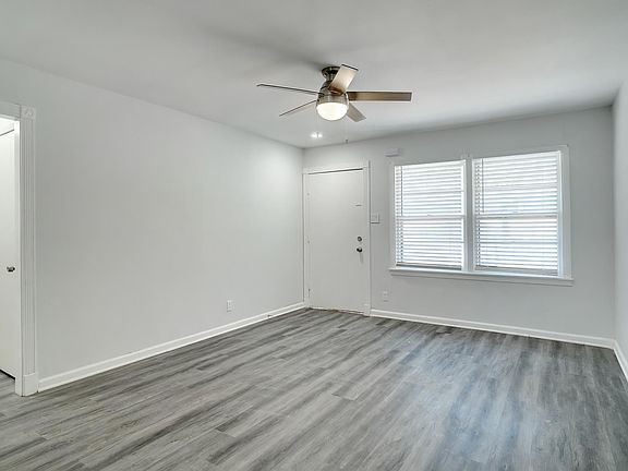 3rd image of 1829 Meadowlark Ln