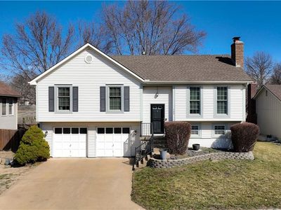 133 E Nelson Cir, Olathe, KS, 66061