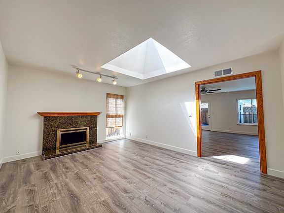 3rd image of 6021 Palm Springs Cir