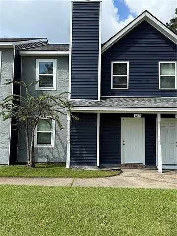 127 Kingspoint Blvd