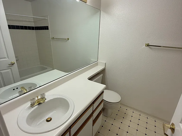 33 S Boulder Cir #301 — Photo 14