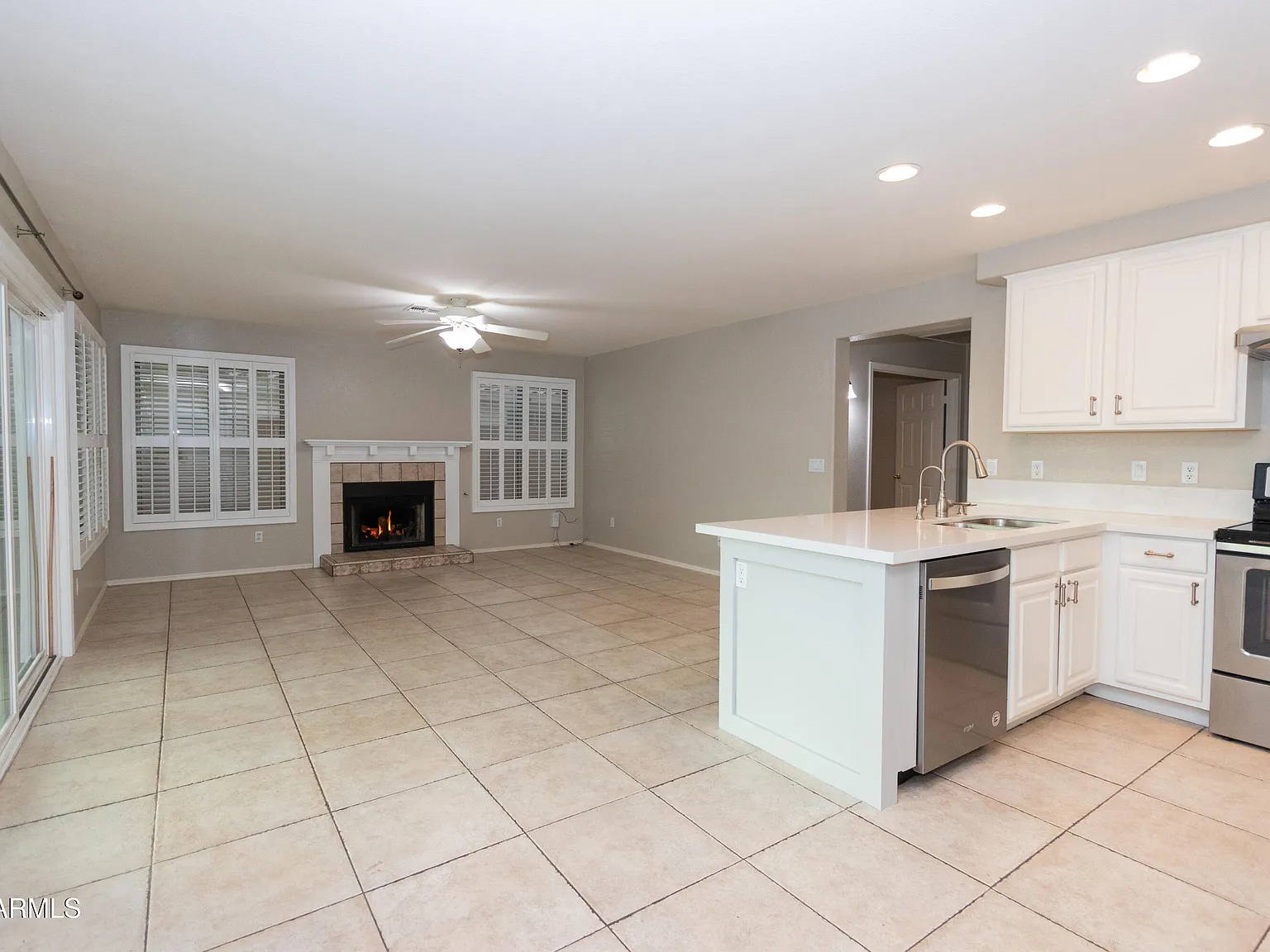 4 bed, 3.0 bath, 2337 sqft, $2,800 — Photo 4