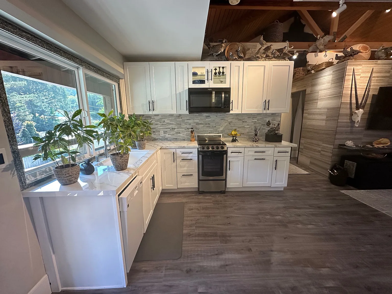 Studio, 450 sqft, $2,950 — Photo 2
