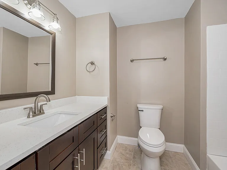 231 Central St #401 — Photo 7