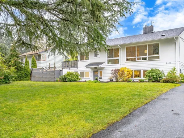 2445 Holyrood Dr, Nanaimo, BC V9S 4K7