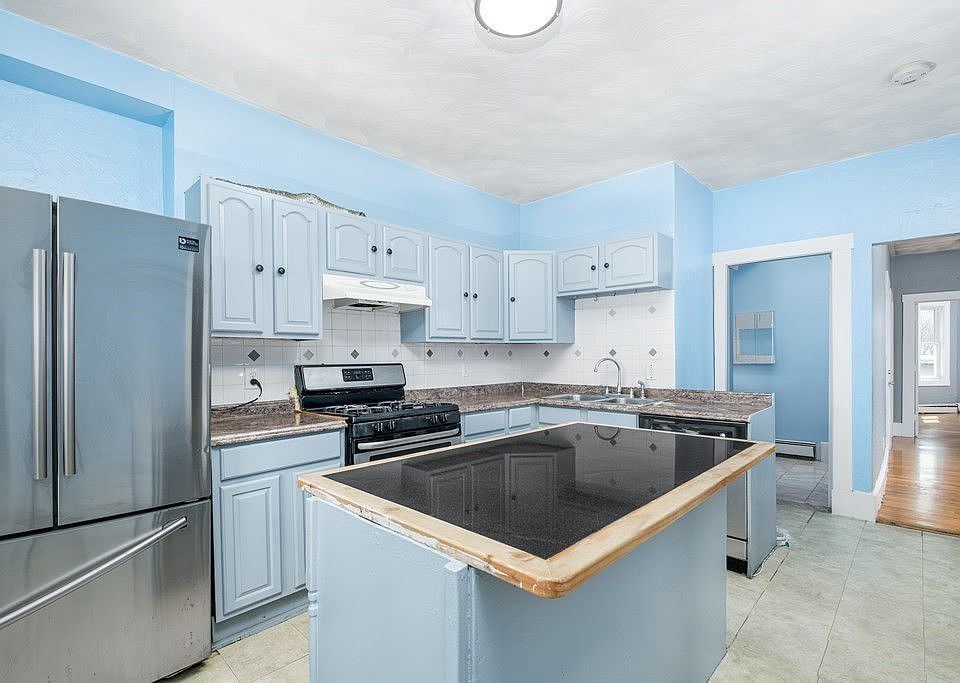 1st image of 74 Essex St #3