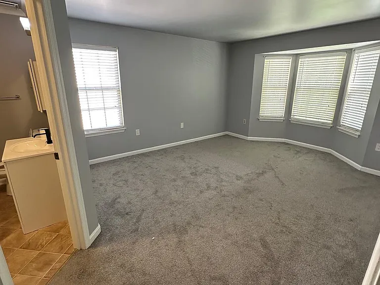 9708 Lake Pointe Ct #302 — Photo 16