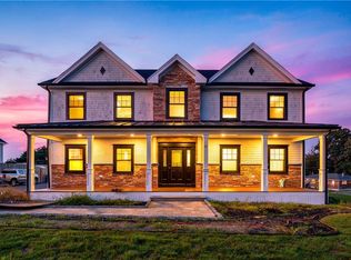 95 W Main Rd, Portsmouth, RI 02871